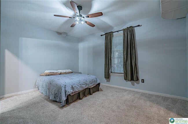 Building Photo - 11 W 2nd St