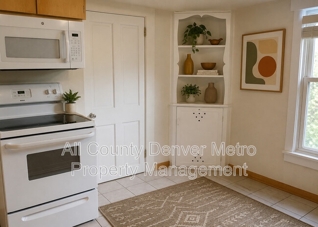 Building Photo - 831 Elati St