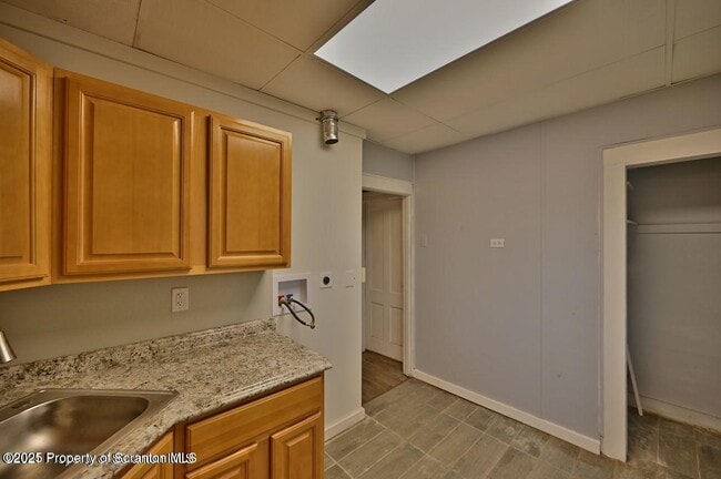 Building Photo - 1416 Capouse Ave