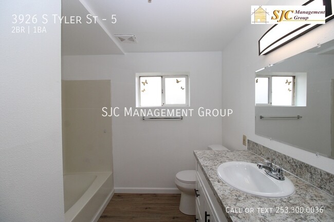 Building Photo - 3926 S Tyler St