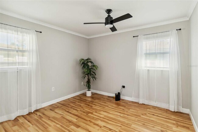 Building Photo - 5020 Live Oak Cir