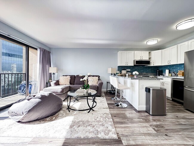 Primary Photo - Fully Furnished Waikiki Condo with Direct ...