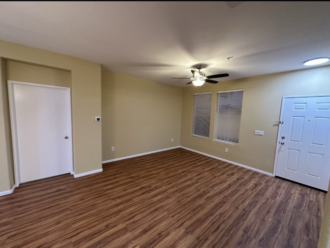 Building Photo - 1456 Paseo Aurora