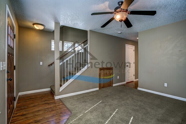Building Photo - 3 Bedroom 2.5 Bathroom Custom Craftsman w/...