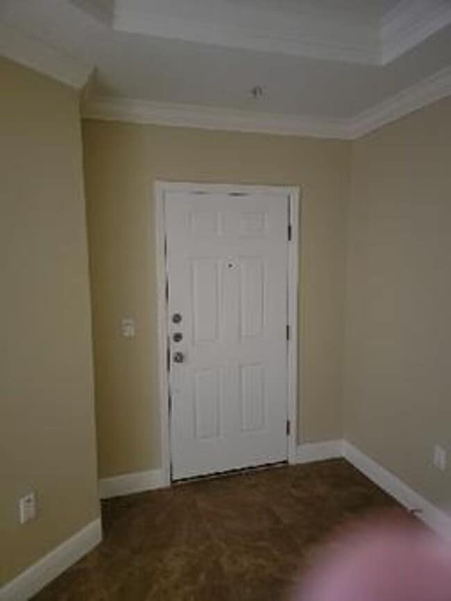 Building Photo - 3 Bedroom / 3 Bathroom - Tidelands