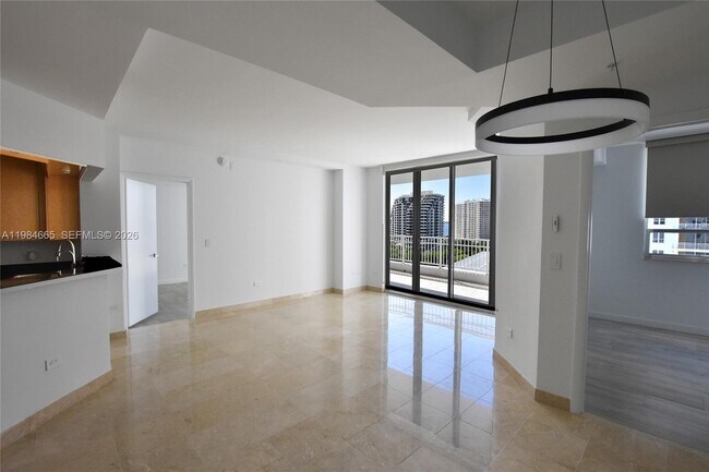 Building Photo - 801 Brickell Key Blvd