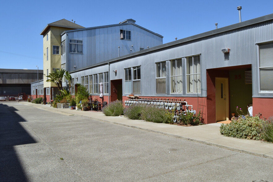 Primary Photo - Boathouse Lofts