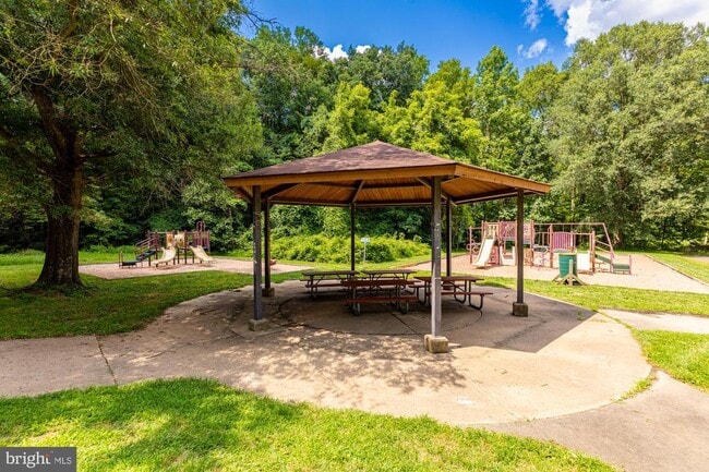 Building Photo - 3300 Prince William Dr