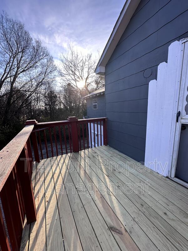 Building Photo - 4008 Lightfoot Mill Rd