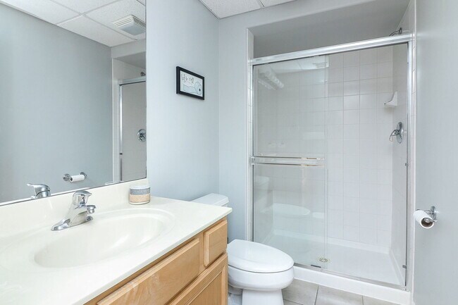 Building Photo - 961 W Spencer Ct