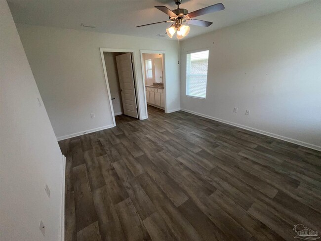 Building Photo - 7835 Lakeside Oaks Dr