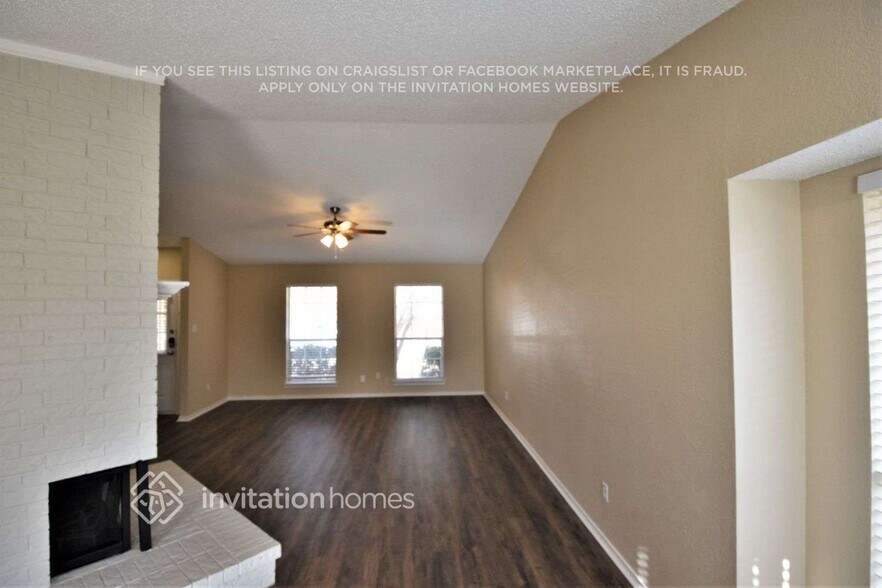 Building Photo - 8465 Willow Creek Dr