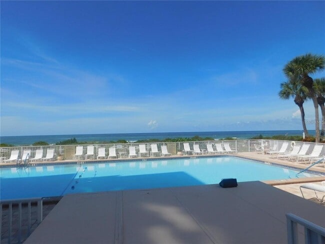 Building Photo - 627 Alhambra Rd