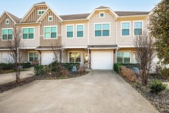 Building Photo - 2721 Vine Ct