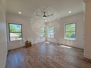 Building Photo - Bella Vista Single-Family Home- 2 Bed/ 2 Bath - Well-Crafted Camden Plan