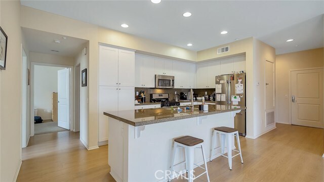 Building Photo - 13021 Central Ave