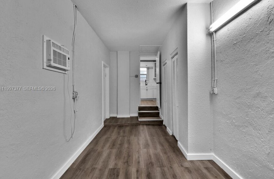 Building Photo - 547 NW 49th St