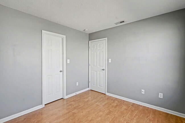 Building Photo - 8131 Grove Berry Dr