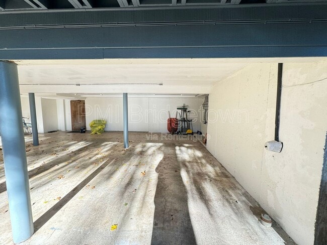 Building Photo - 307 Cervantes Cir