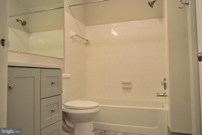 Building Photo - 12121 Chaucer Ln