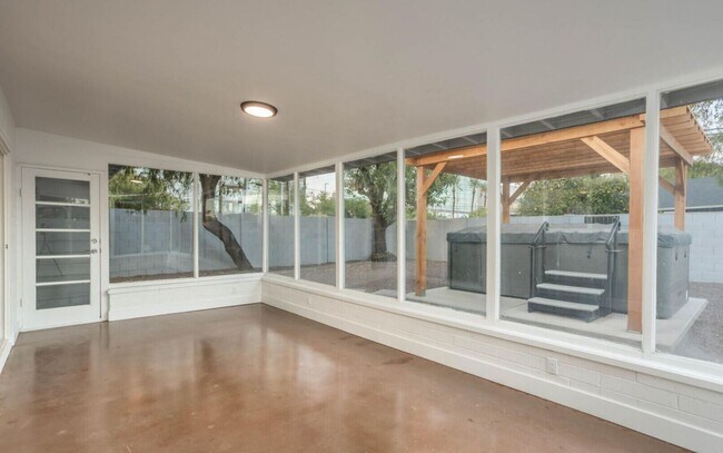 Building Photo - Biltmore District Luxury – Month-to-Month Only $4,500 (All Utilities Included!)