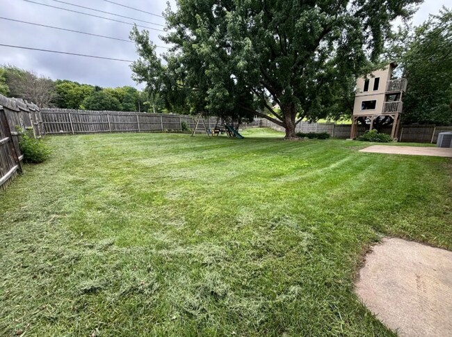 Building Photo - 5305 Carnation Wy