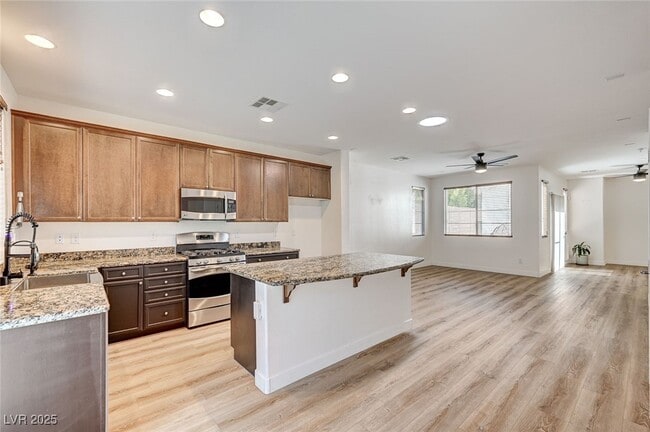Building Photo - 10705 Mentesana Ave