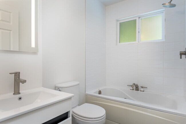 Building Photo - 474 Ulloa St