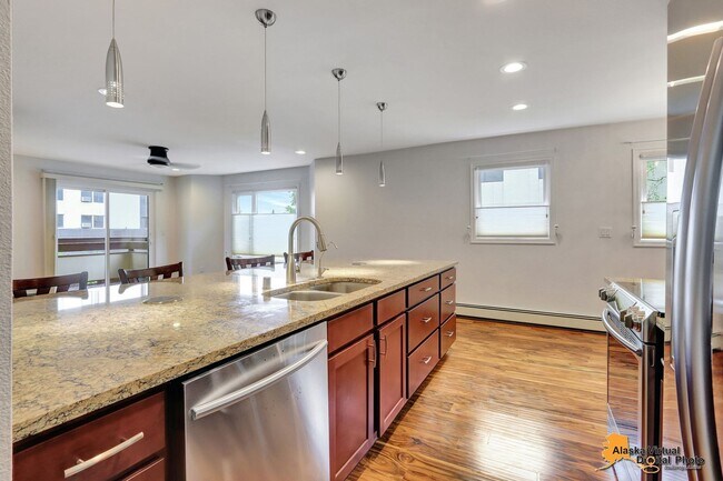 Building Photo - 1200 I St