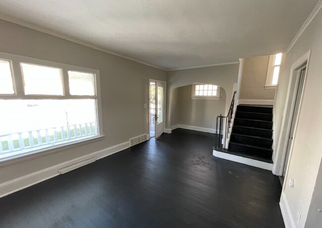 Building Photo - SECTION 8 and EDEN Accepted!! Spacious Newly Renovated 3 Br Home!