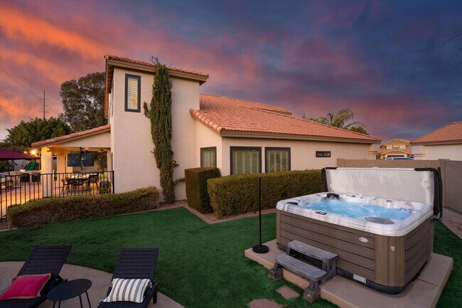 Building Photo - 5604 E Beverly Ln