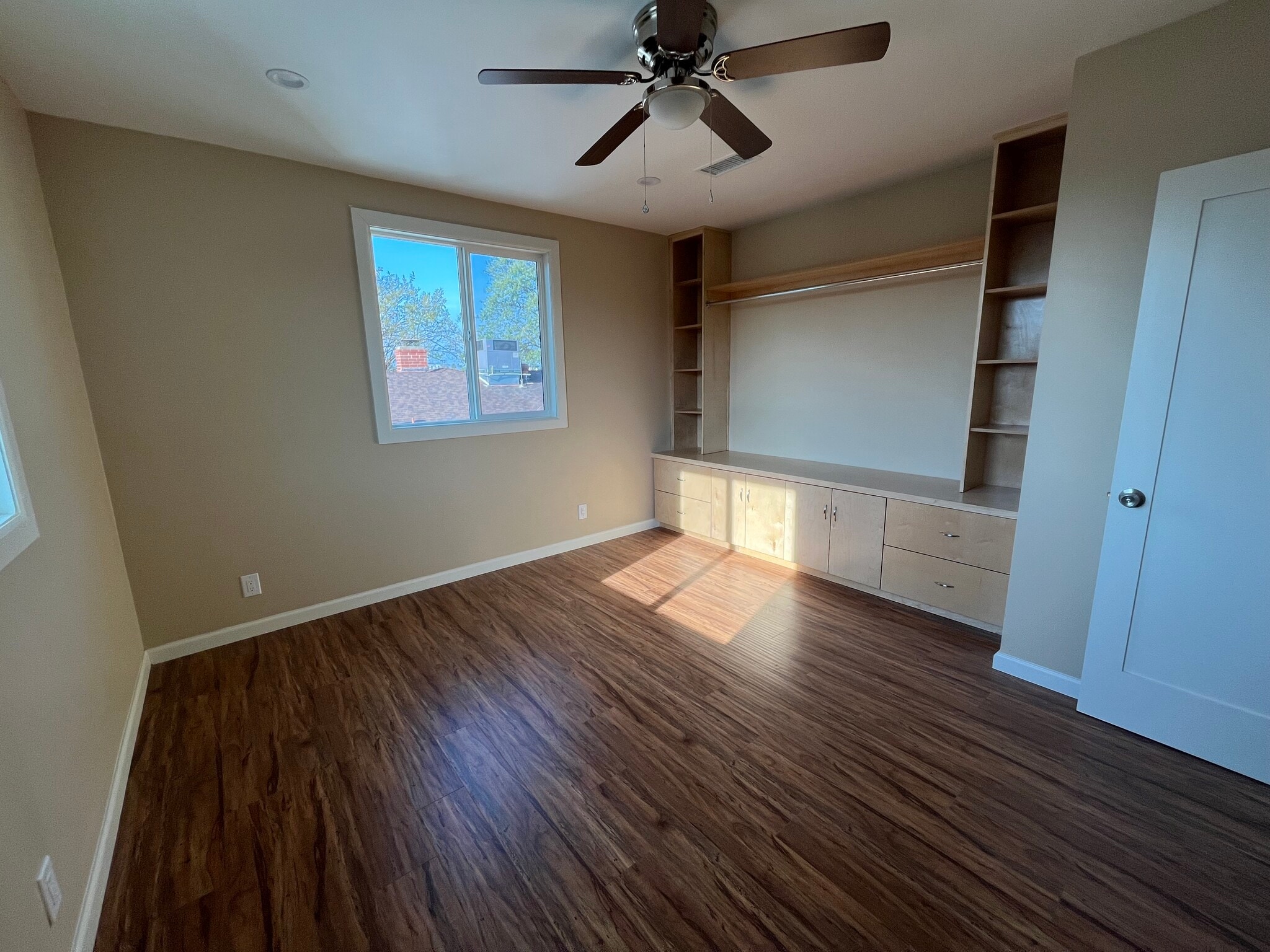 Building Photo - 13836 Cohasset St