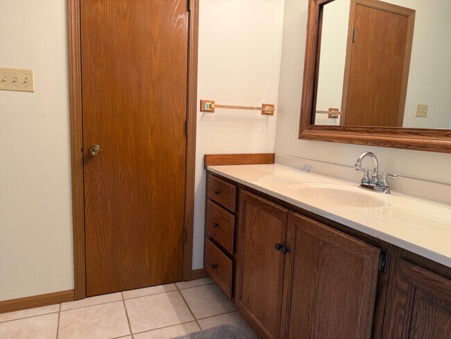 Building Photo - 54 Longview Dr