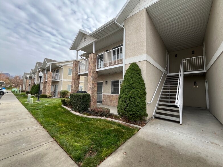 Front - 1063 W 1360 S