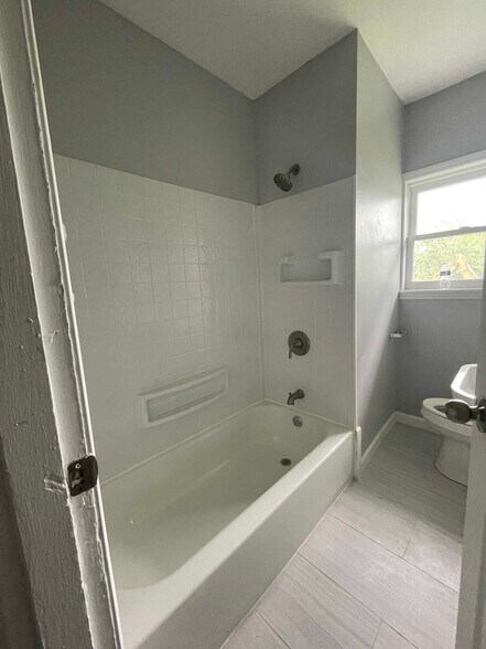 Building Photo - 300 Oxford Ave