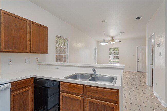 Building Photo - 2908 Whisper Oaks Ln