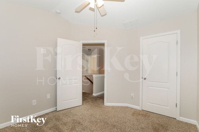 Building Photo - 323 Lobdale Falls Dr