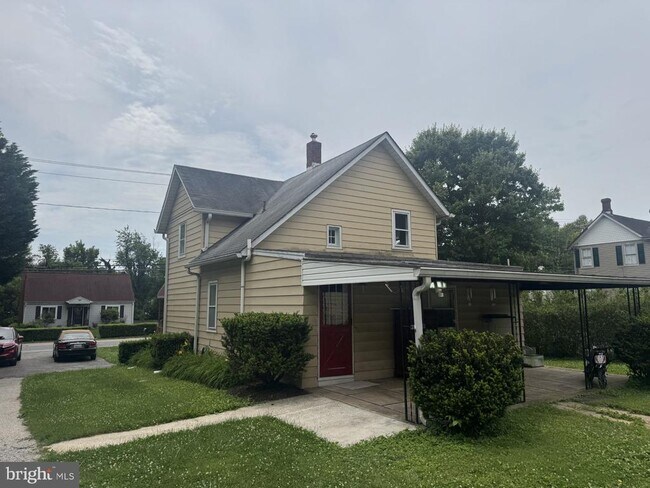 Building Photo - 508 Warren Rd