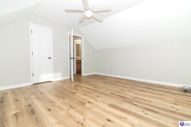 Building Photo - 214 Eagle Way