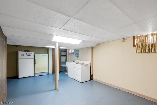 Building Photo - 203 Charlton Ave