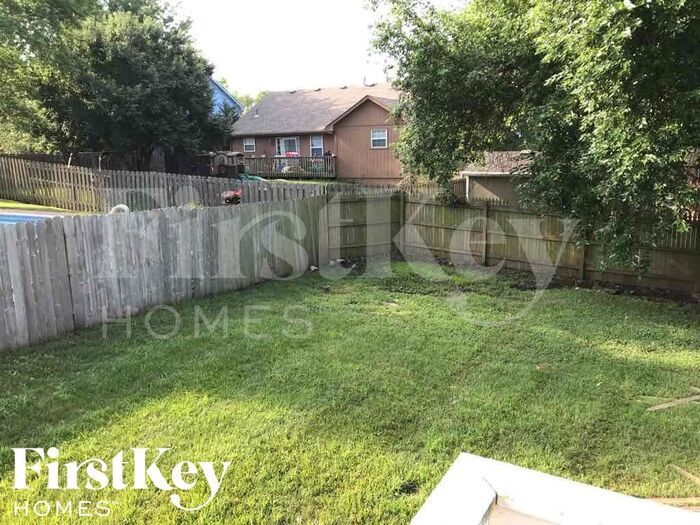 Building Photo - 1611 Cooper Dr