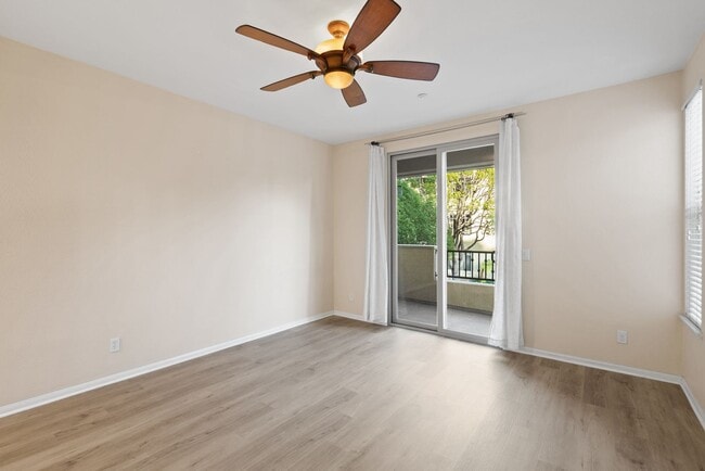 Building Photo - Beautiful 3 BD/2.5 BA, 2 Car Garage, Townh...