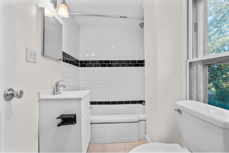 Building Photo - 59 Hill St