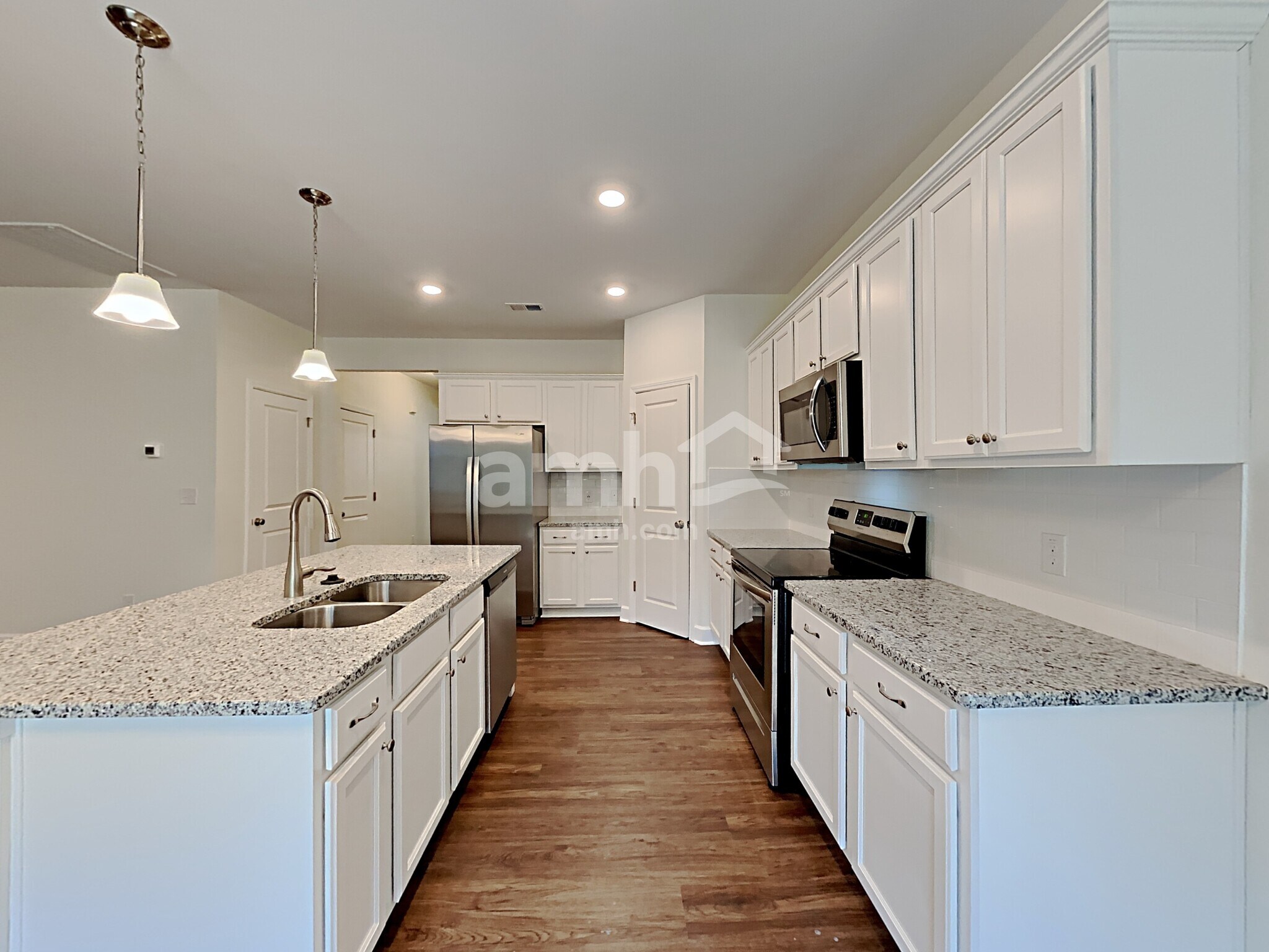 Building Photo - 4509 Tarpon Dr