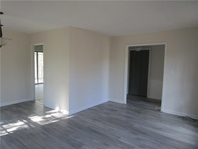 Building Photo - 3730 Newport Dr