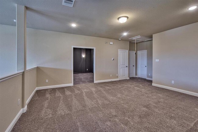 Building Photo - 21203 Bradford Grove Dr