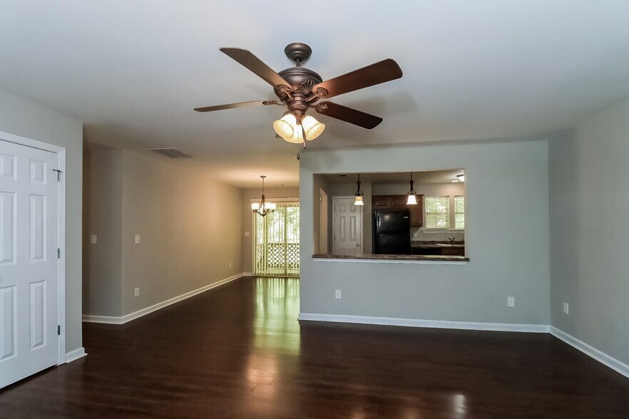Building Photo - 4999 Galbraith Cir