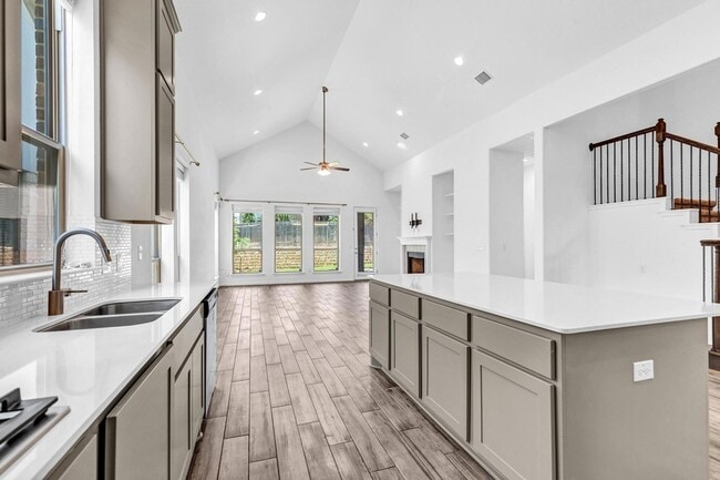 Building Photo - 2907 Zelma Dr