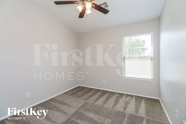 Building Photo - 3842 E Aragonite Ln