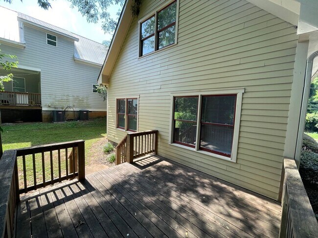 Building Photo - PRE-LEASING FOR AUGUST 2024!